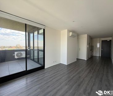 CONVENIENT LIVING IN THE HEART OF SUNSHINE - Photo 1