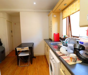 Room in a Shared Flat, Barchester Street, E14 - Photo 4