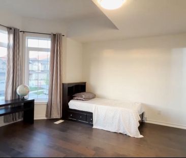 For Lease - 992 Wrenwood Drive Unit# Main, Oshawa, Ontario - Photo 3