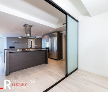 Condo in Downtown Vancouver, BC - Photo 1