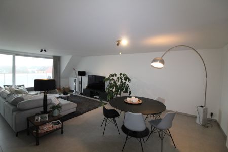 SUBLIEM 2-slaapkamer appartement met GARAGE! - Photo 4