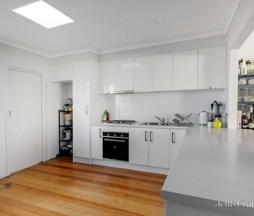 3/12 Wilson Street, Mont Albert - Photo 3