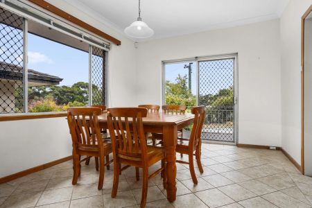 Spacious Spearwood Home With A Pool! - Photo 3