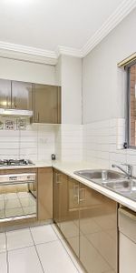 Modern, Conveniently location - Photo 3