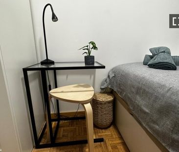 madrid, Community of Madrid 28012 - Photo 2