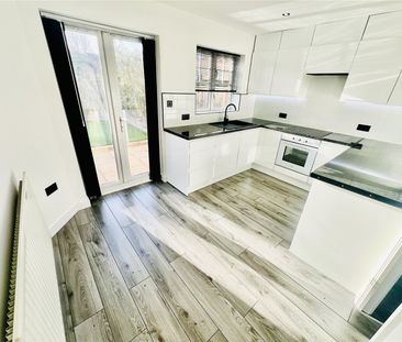 2 bedroom property to rent The Gardens, Middleton, Leeds, LS10 - Photo 6