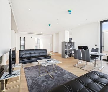 London , W12 7GN - Photo 1