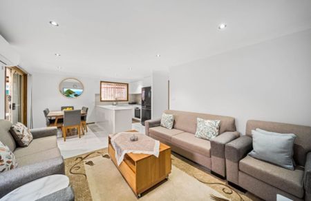 Offering Comfort! - Photo 2