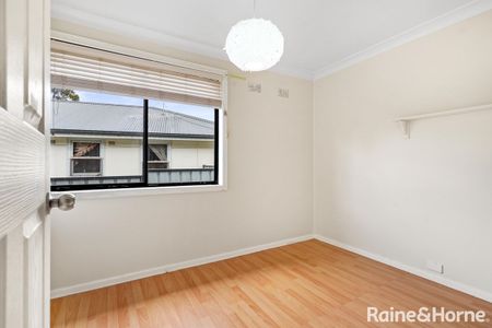 Tidy Family Home! - Photo 4