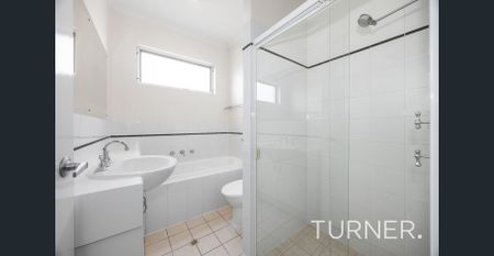 Comfortable Coastal Living in a Quiet Glenelg North Cul-de-Sac - Photo 3