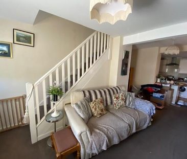 2 bedroom terraced house to rent - Photo 2