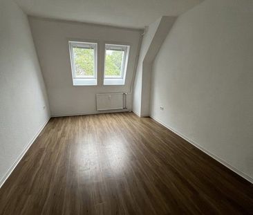 Zentrale 3-Raum-Wohnung im Dachgeschoss! - Foto 6