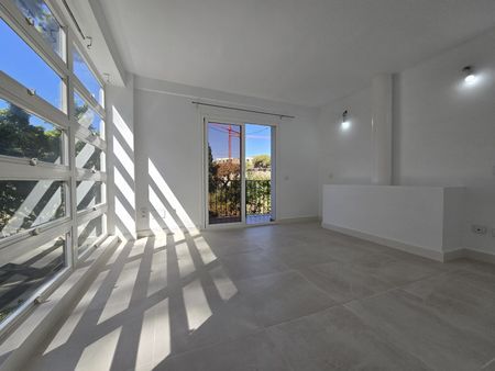 Semi-Detached House in Elviria - Photo 2