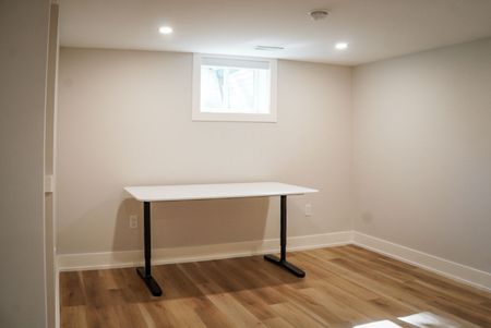 For Lease - 10 Flagstaff Road Unit# Basement, Toronto, Ontario - Photo 2