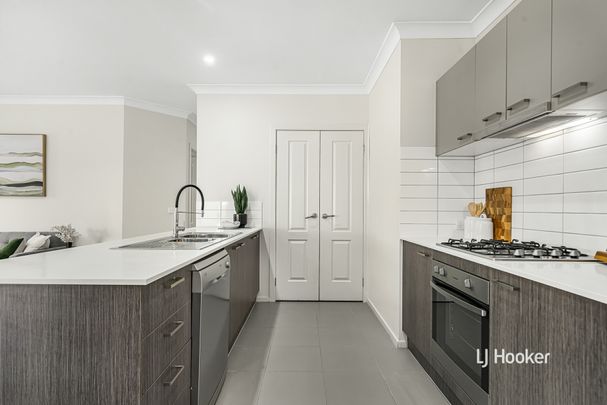 40 Grassbird Drive, Point Cook VIC, Belconnen - Photo 1