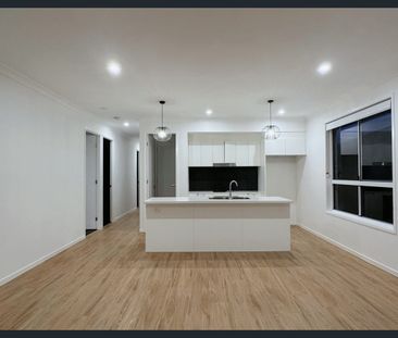 Two Ensuites, Butler’s Pantry & Contemporary Style Throughout - Photo 6