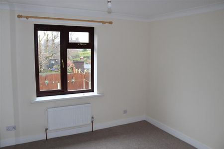 2 bedroom semi-detached house to rent - Photo 5