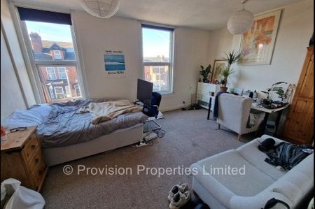 5 Bedroom Brudenell Mount - Photo 3