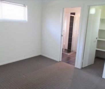 21 Bungle Bungle Crescent, Harrison ACT 2914 - House For Rent | Domain - Photo 5