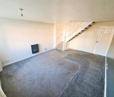 2 bedroom semi-detached house to rent - Photo 2