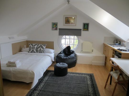 Flat 503 Fulham Palace Road, Fulham W6 9HH - Photo 1