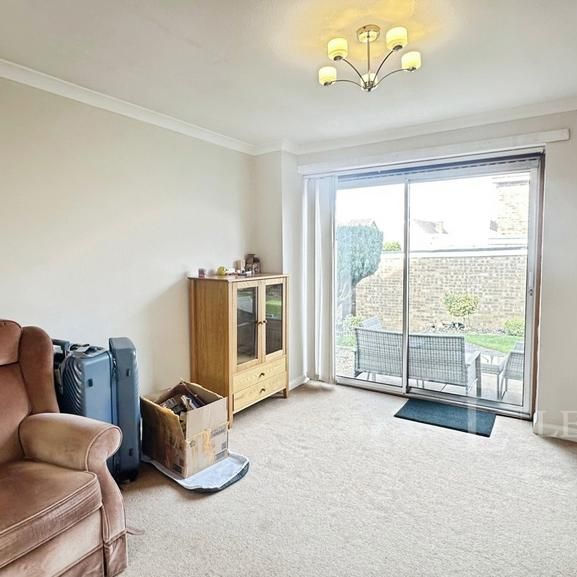 3 bedroom detached house to rent - Photo 1