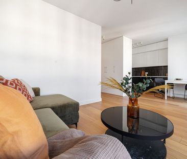 przestronna kawalerka | balkon | parking - Photo 2