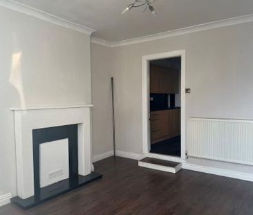 2 bedroom Terraced House To Let - Photo 2