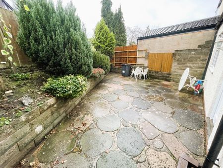 3 bedroom semi-detached house to rent - Photo 5