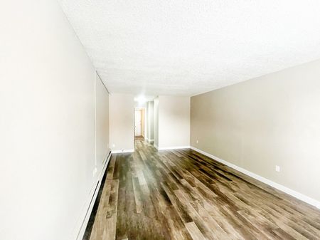 Rae 4122 Apartments - Photo 5
