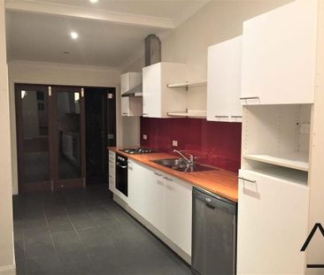 RECENTLY RENOVATED TERRACE - WALK TO KING ST - Photo 4