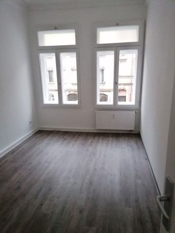 Altbauliebhaber aufgepasst! Top renovierte 2,5-Zimmer-Wohnung ab sofort frei - Foto 3