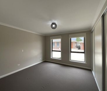 Modernised unit, you'll love Living Here! - Photo 3