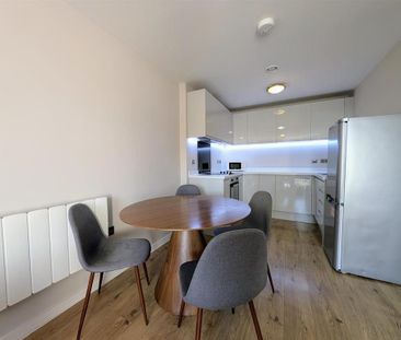 2 bedroom apartment to rent - Photo 4