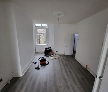 3 Bed Semi-Detached House, Greenhill Road, M8 - Photo 5