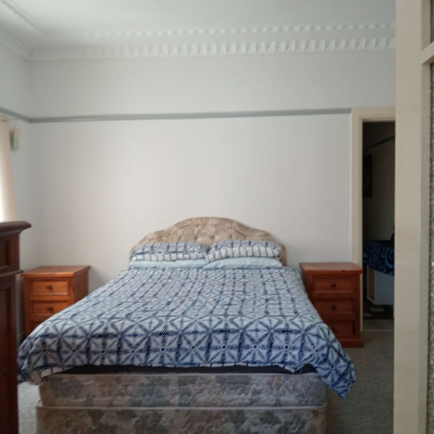 Beverly Hills - Photo 1