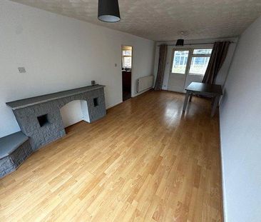 3 bedroom end of terrace house to rent - Photo 1