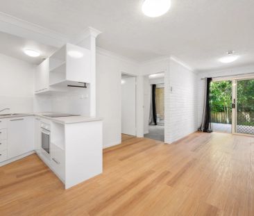 BOUTIQUE LIVING WITH EXPANSIVE BALCONY IN THE HEART OF STONES CORNER - Photo 2