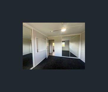 Fully Renovated Townhouse in Ideal Location - Photo 4