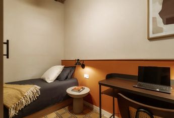 Carrer de Gombau, Barcelona, Catalonia 08003