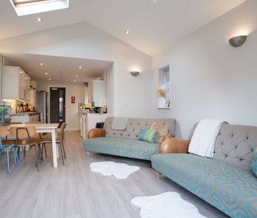 Premium five bedroom property on Coburn Street - Photo 3