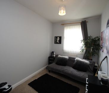 Lochranza Court, Motherwell, ML1 - Photo 2