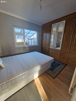 18 Cherryfield Park, Hartstown, Dublin 15 - Photo 1