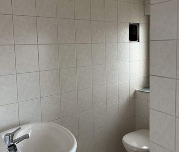 Gemütliches und individuelles Wohnen unterm Dach! - Photo 1