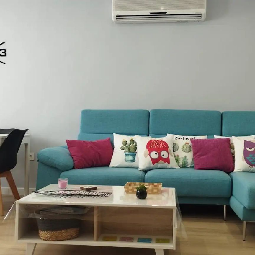 Casa adosada de alquiler en España, 251, Mil Palmeras - Photo 1