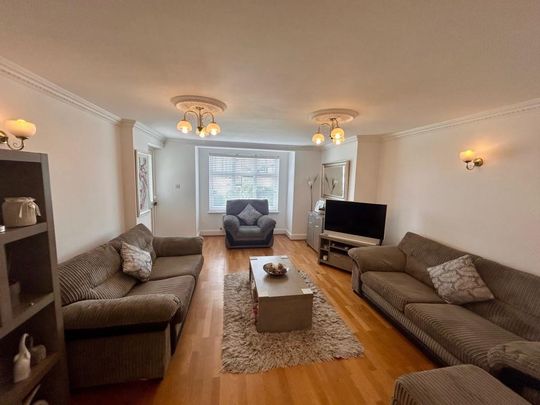 2 bedroom ground floor flat to rent - Photo 1