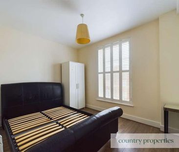 Stonehills, Welwyn Garden City, AL8 - Photo 1