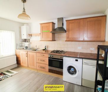 2 bedroom flat to rent - Photo 3