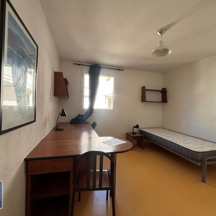 Location Appartement 1 pièce 18m² AVIGNON 84000 - Photo 1