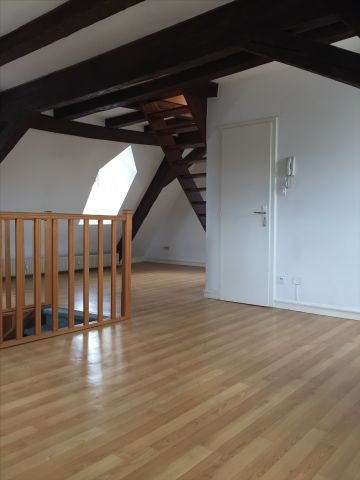 F2 meublé DUPLEX 37m² hab. et 77m² au sol CENTRE/CHAMP DE MARS - Photo 5